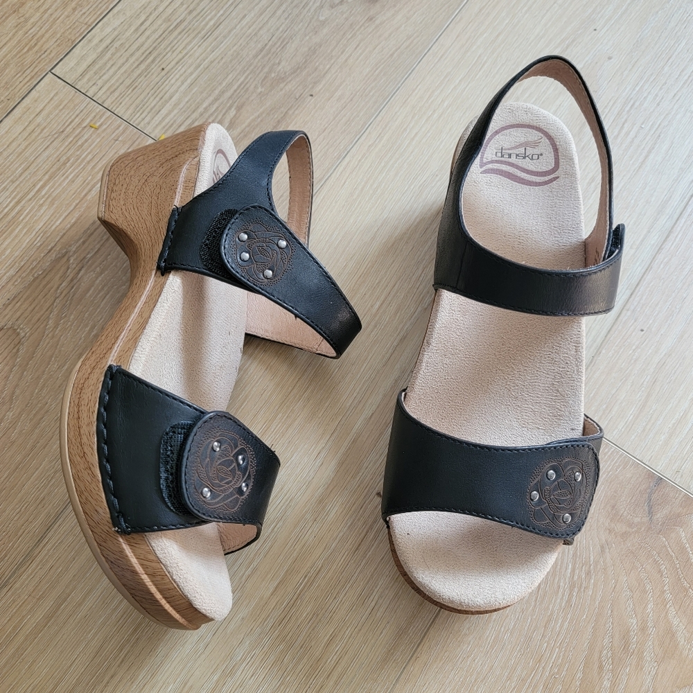 Size 39 Dansko Black Slingback Wedge Heel Sandals Women Adjust Arch 9845322200